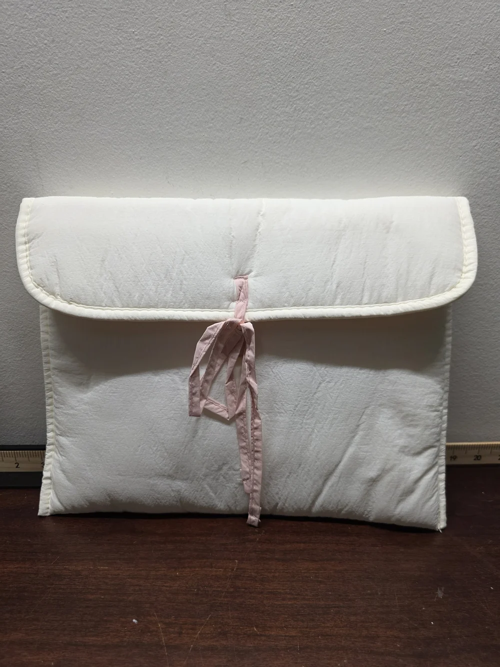 Quilted White Padded Laptop Sleeve with Pink Tie